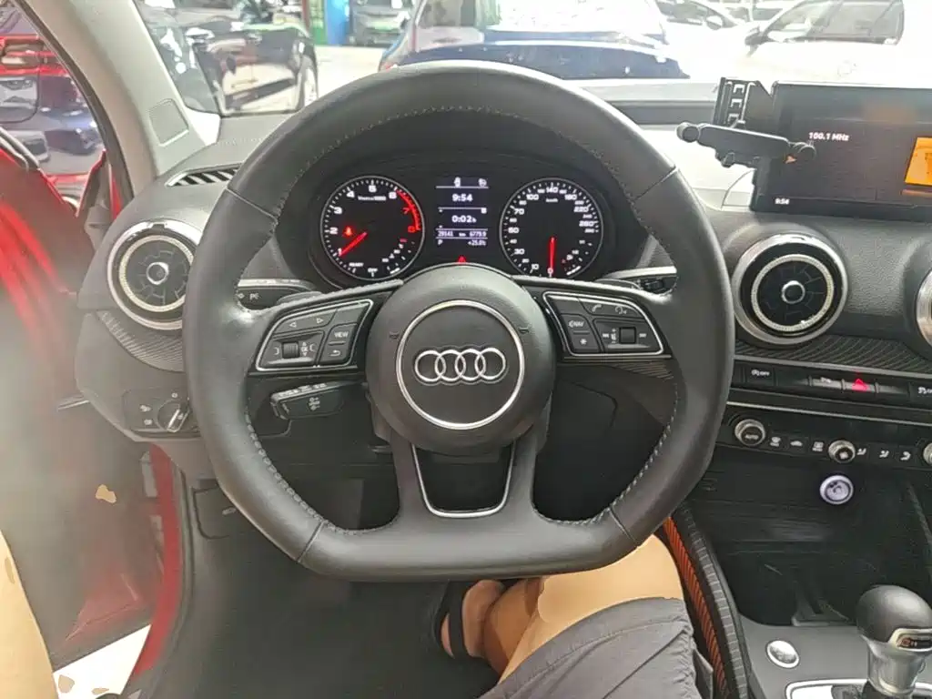 Audi Q2L — миниатюра 11