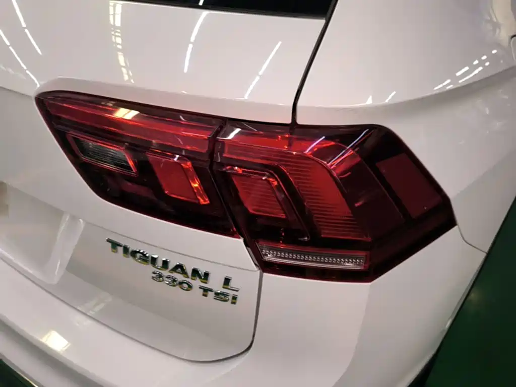 Volkswagen Tiguan L — миниатюра 8