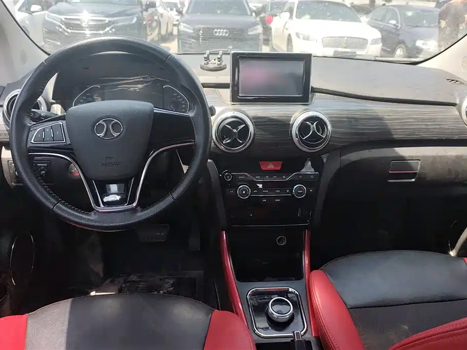 BAIC New Energy EX — миниатюра 12