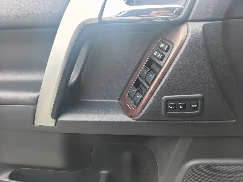 Toyota Land Cruiser Prado 2014 4.0L AT VX NAVI