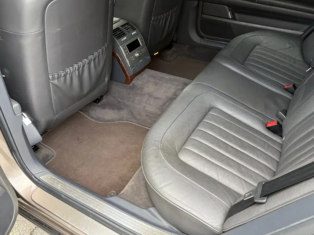 Volkswagen Phaeton — миниатюра 14