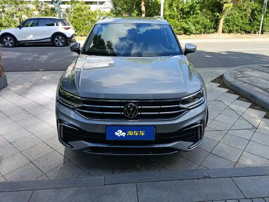 Volkswagen Tiguan L PHEV — миниатюра 2