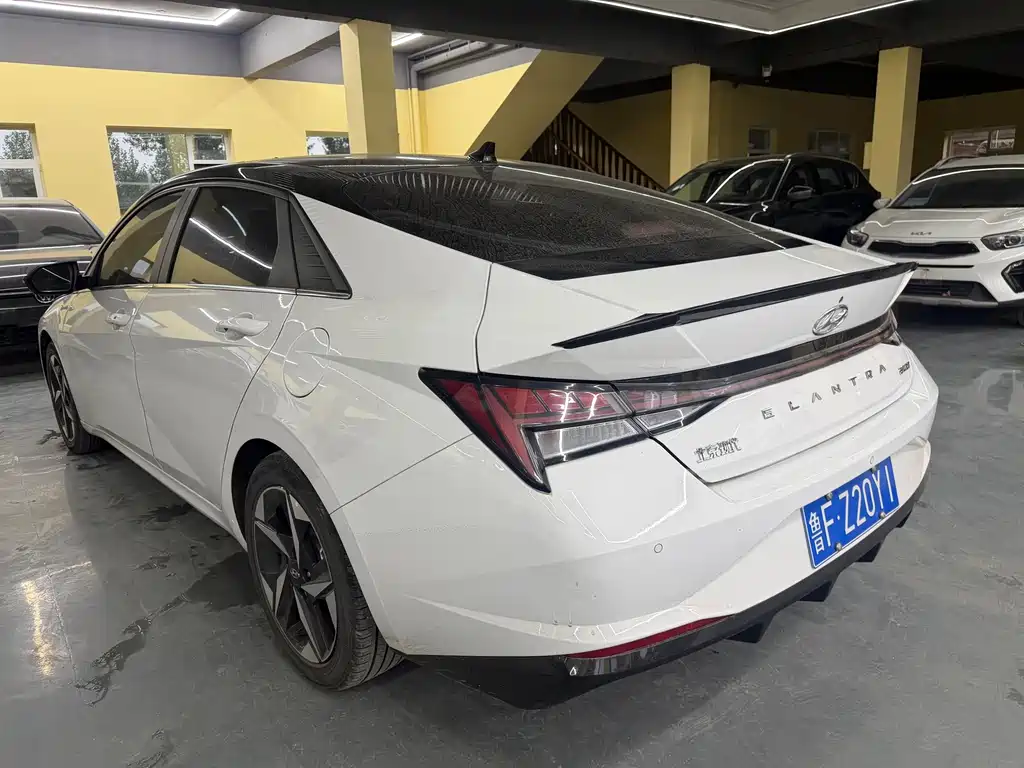 Hyundai Elantra — миниатюра 20