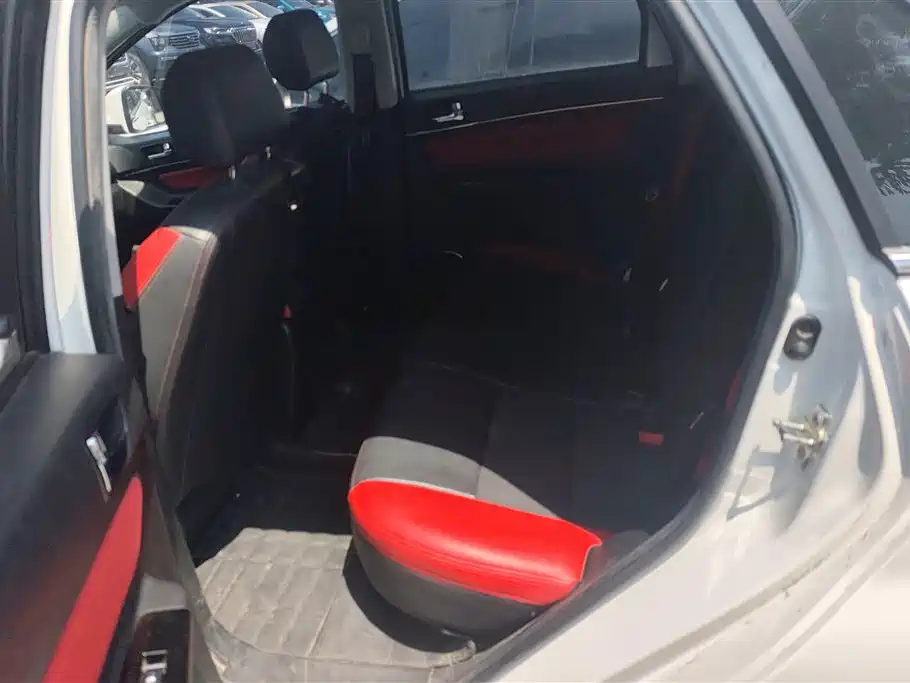 BAIC New Energy EX — миниатюра 11