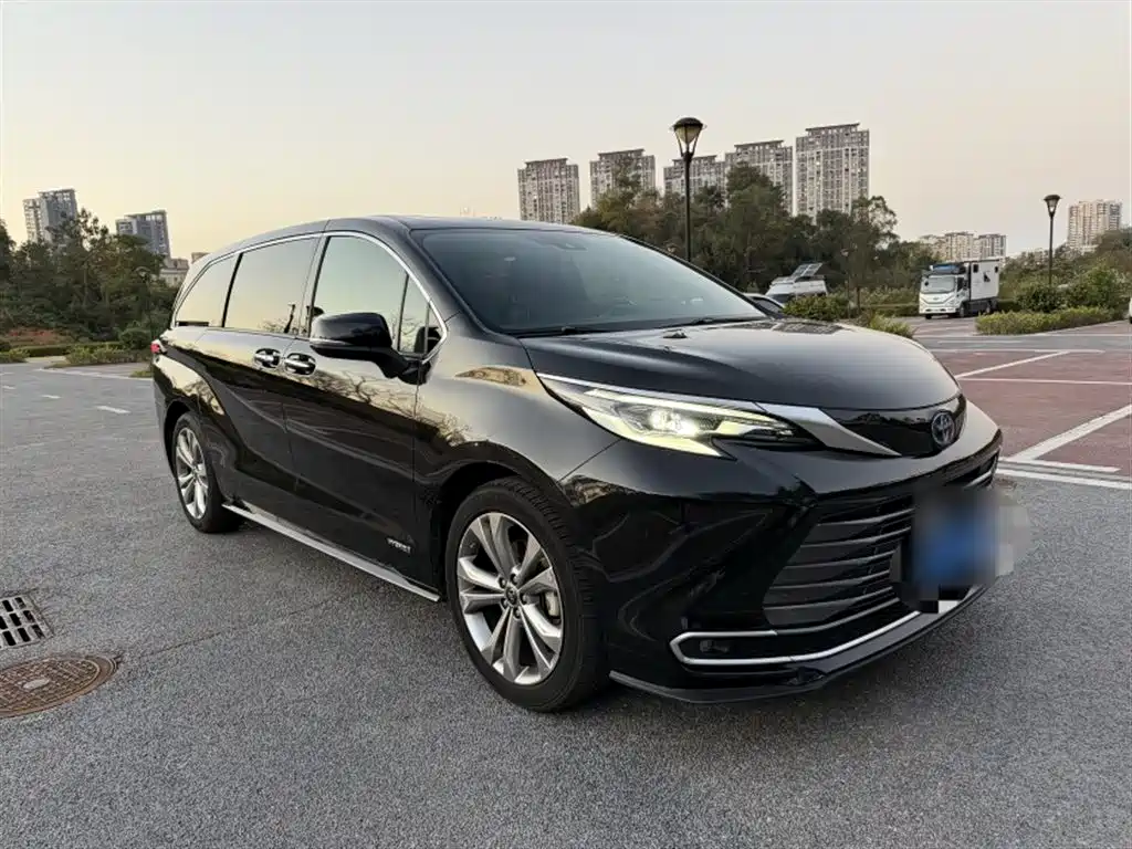 Toyota Sienna - фото 15