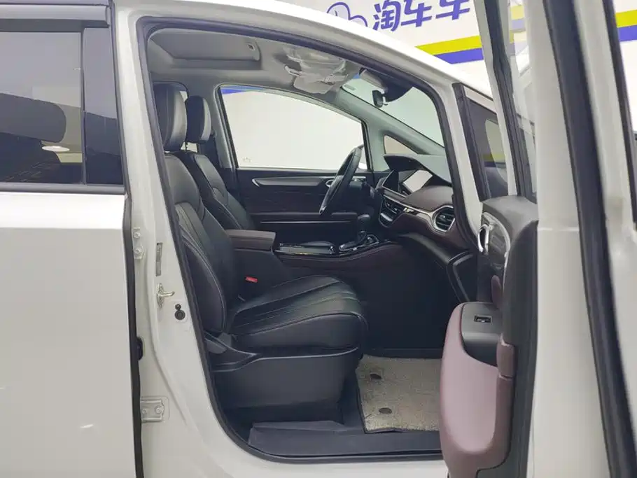 GAC Motor Trumpchi M6 — миниатюра 8