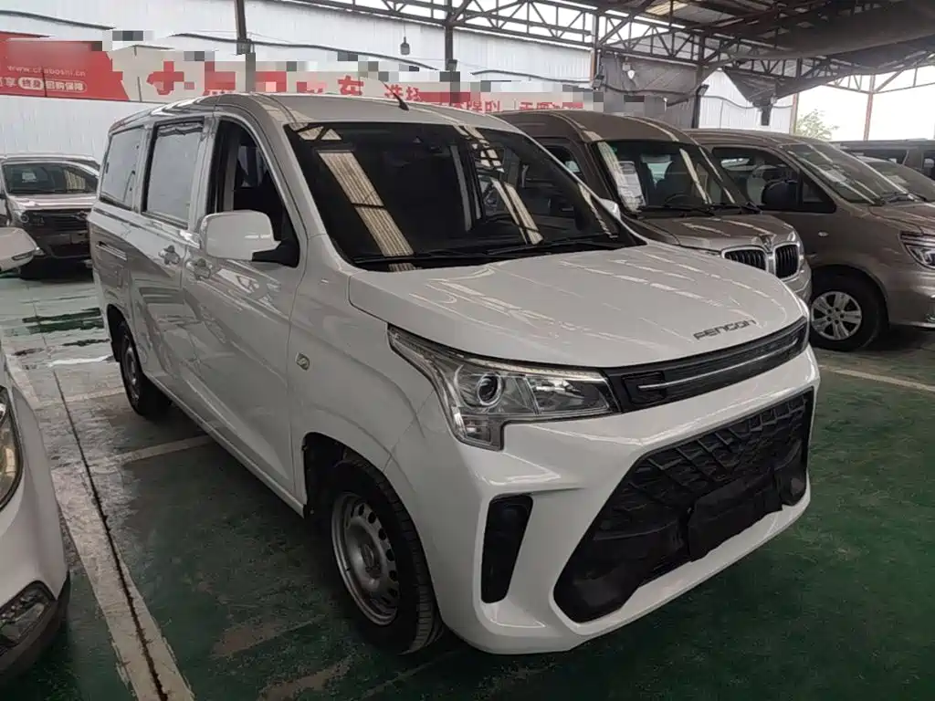 Dongfeng 380 2022 1.5L 7 мест