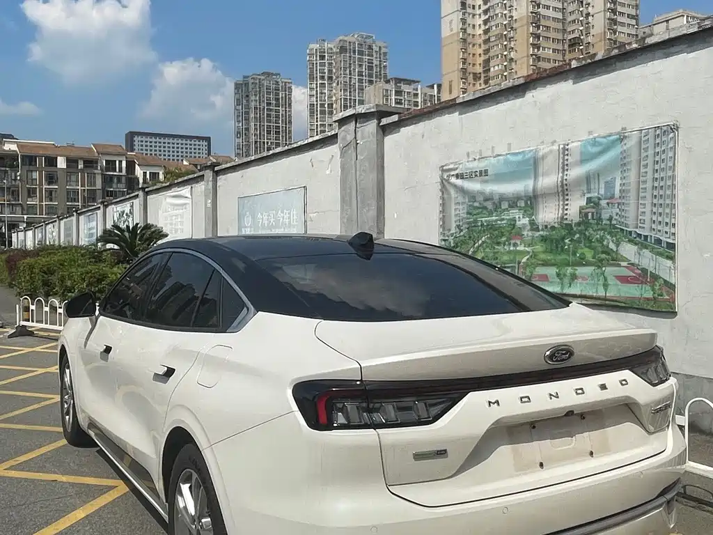 Ford Mondeo — миниатюра 7