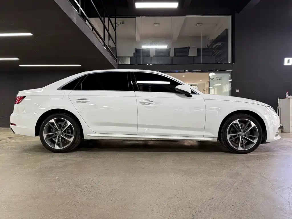 Audi A4L — миниатюра 10