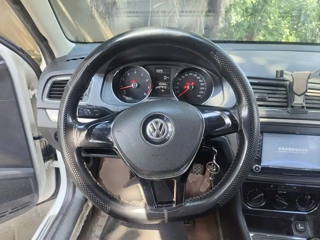 Volkswagen Lavida — миниатюра 6