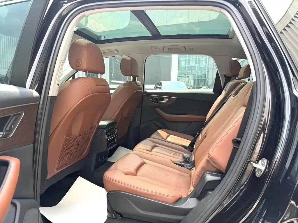 Audi Q7 — миниатюра 9