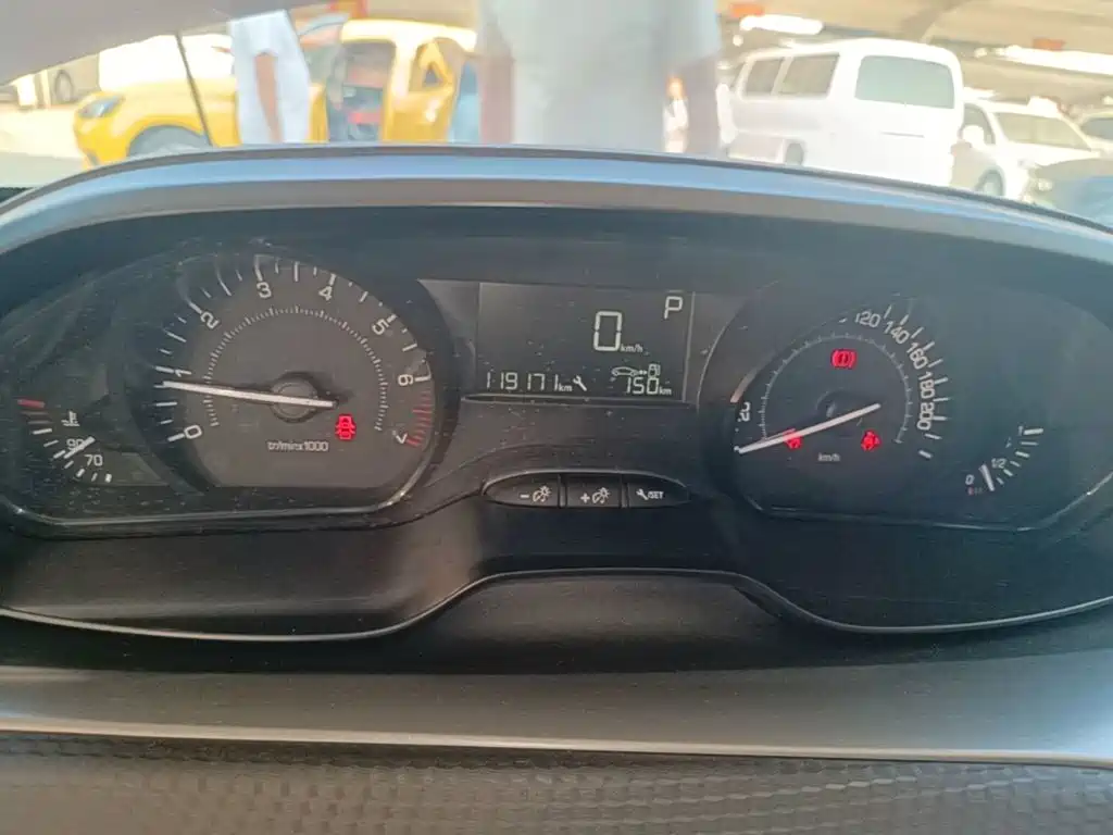 Peugeot 2008 — миниатюра 12