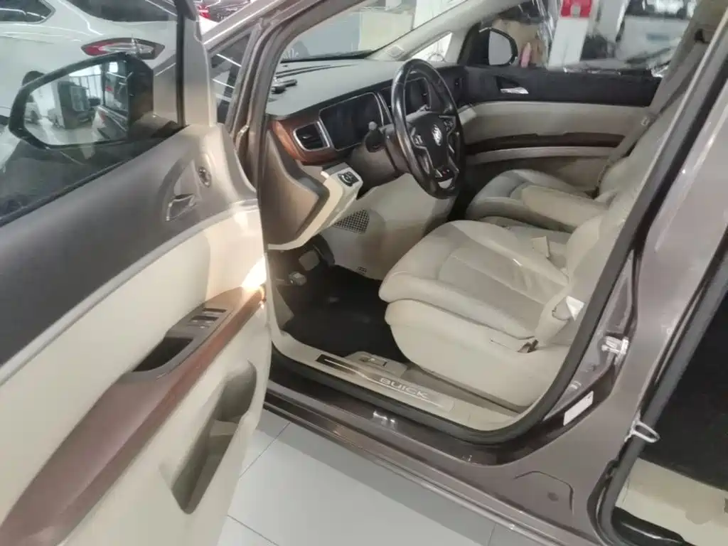 Buick GL8 — миниатюра 16