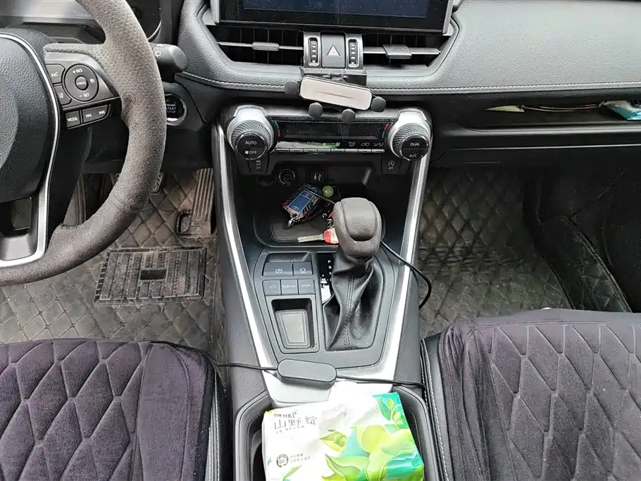 TOYOTA RAV4 RONGFANG