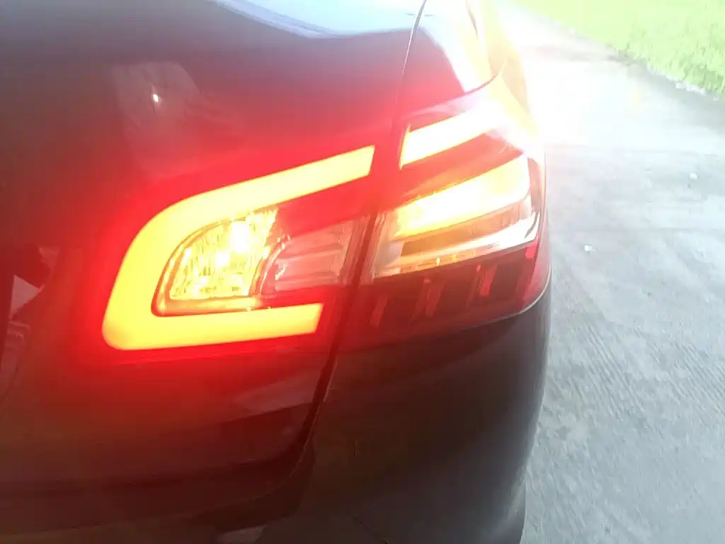 Peugeot 408 — миниатюра 8