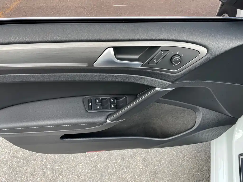 Volkswagen Golf — миниатюра 11