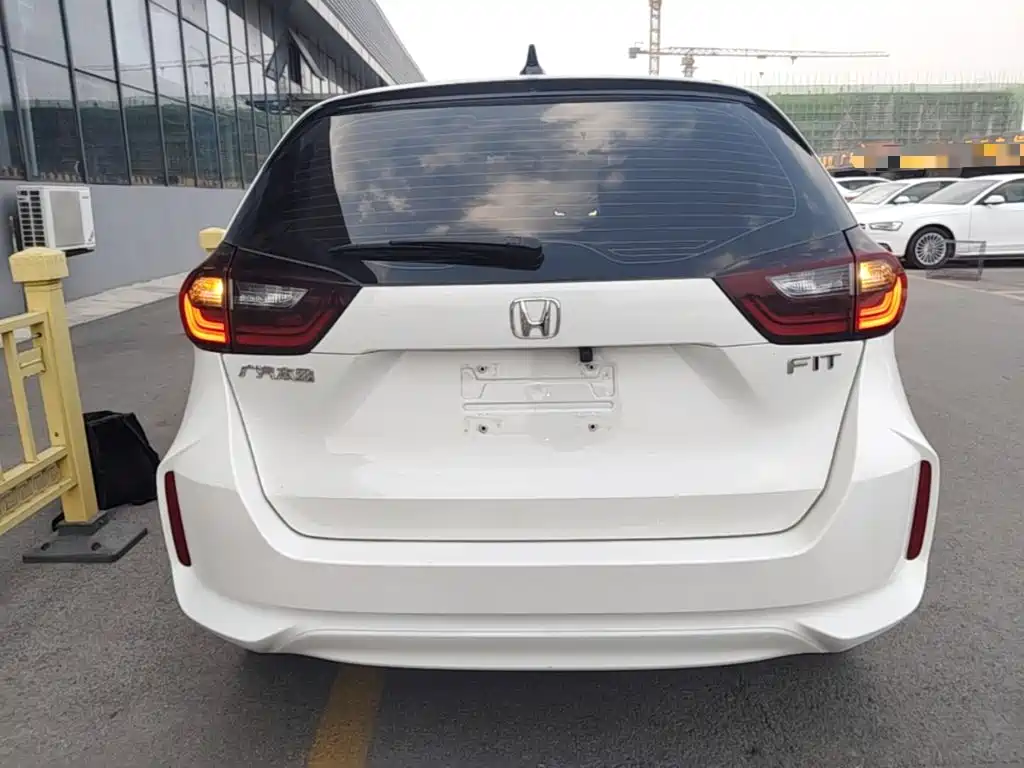 Honda Fit — миниатюра 6