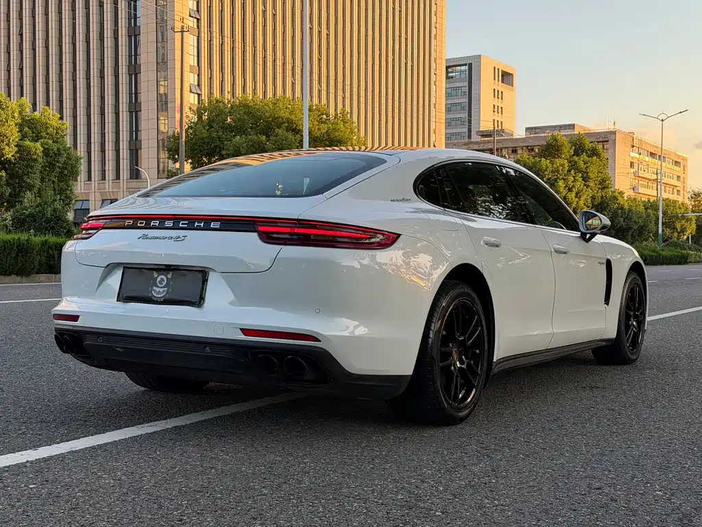 Porsche Panamera Hybrid — миниатюра 4