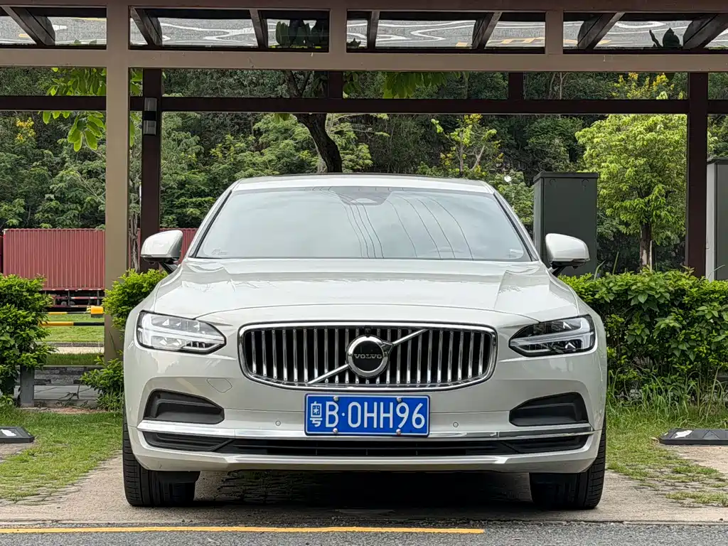 Volvo S90 2022 B5 Luxury