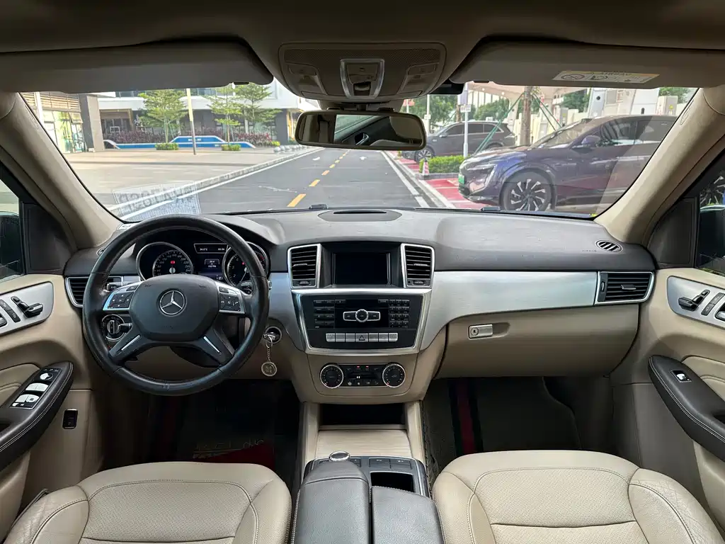 Mercedes-Benz M-Class — миниатюра 14