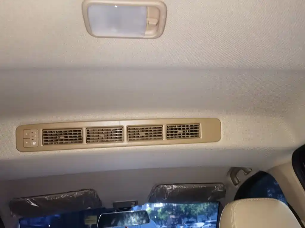 Wuling Hongguang — миниатюра 14