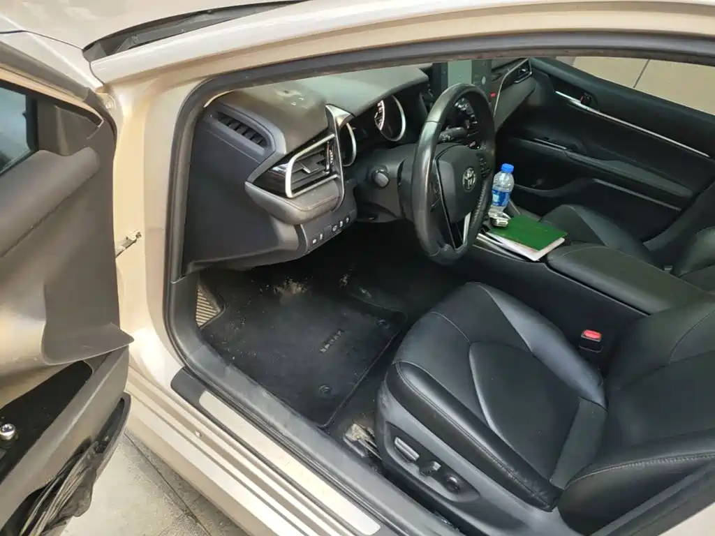 Toyota Camry — миниатюра 16