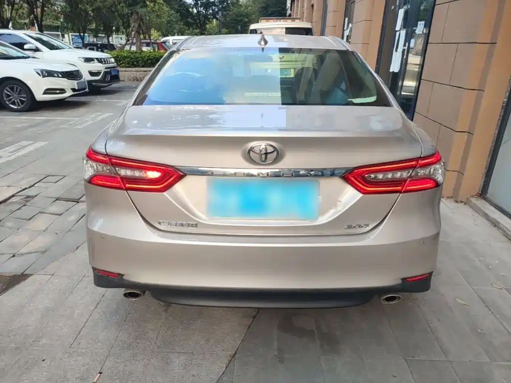 Toyota Camry — миниатюра 6