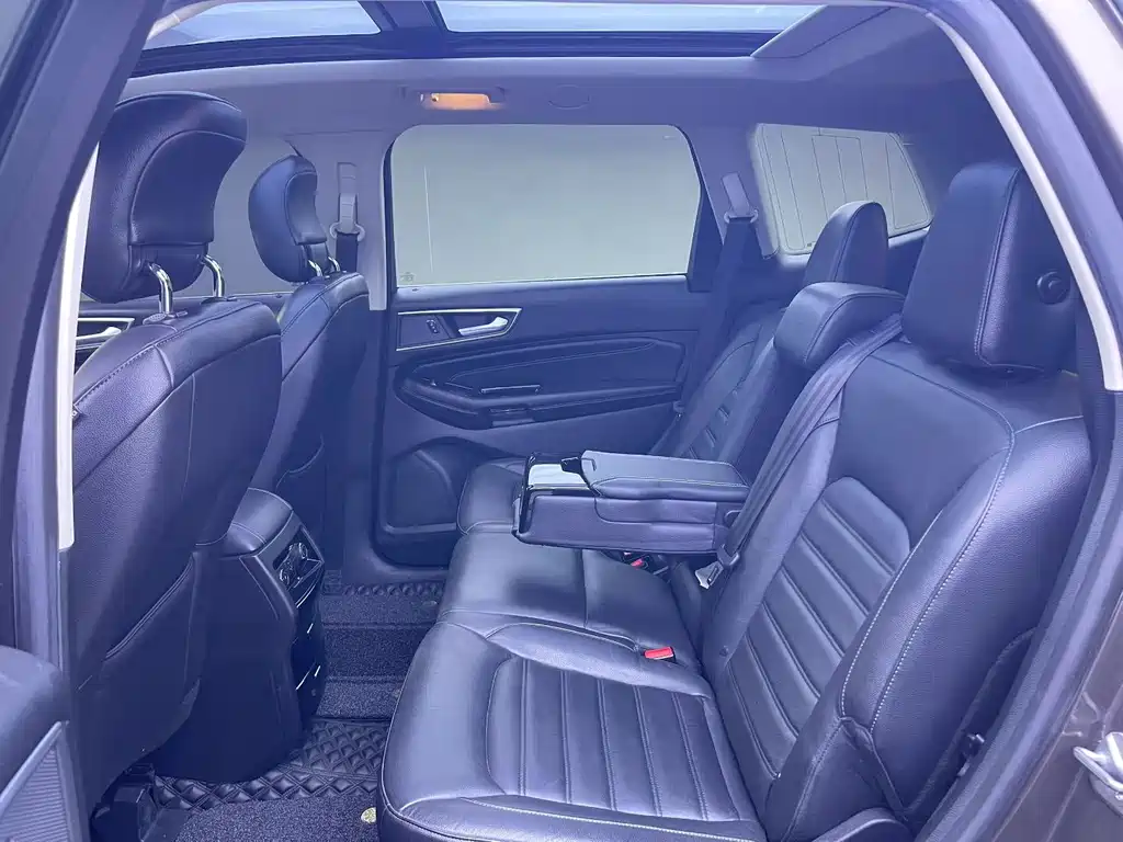 Ford Edge — миниатюра 6