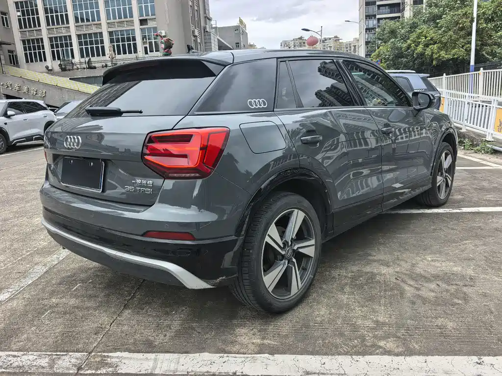 Audi Q2L — миниатюра 5