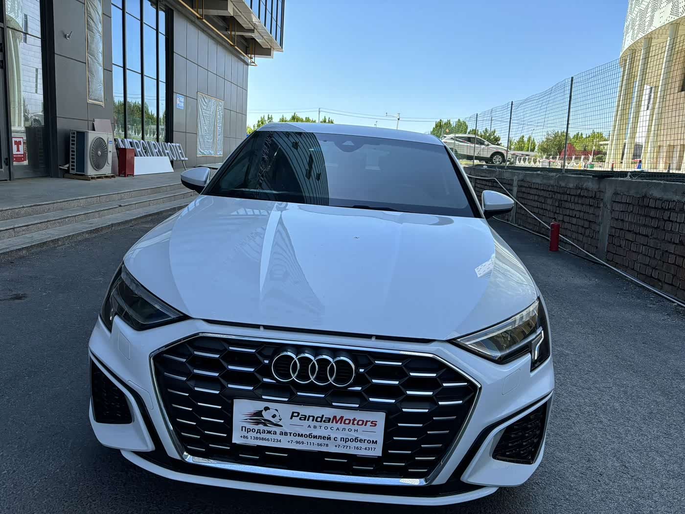 Audi A3 1.4 л 2022 г. Белый, пробег 14000 км