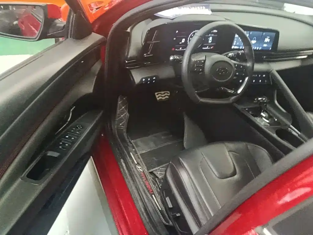 Hyundai Elantra — миниатюра 16