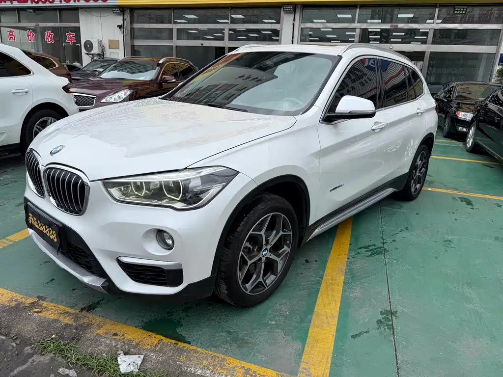 Купить BMW X1