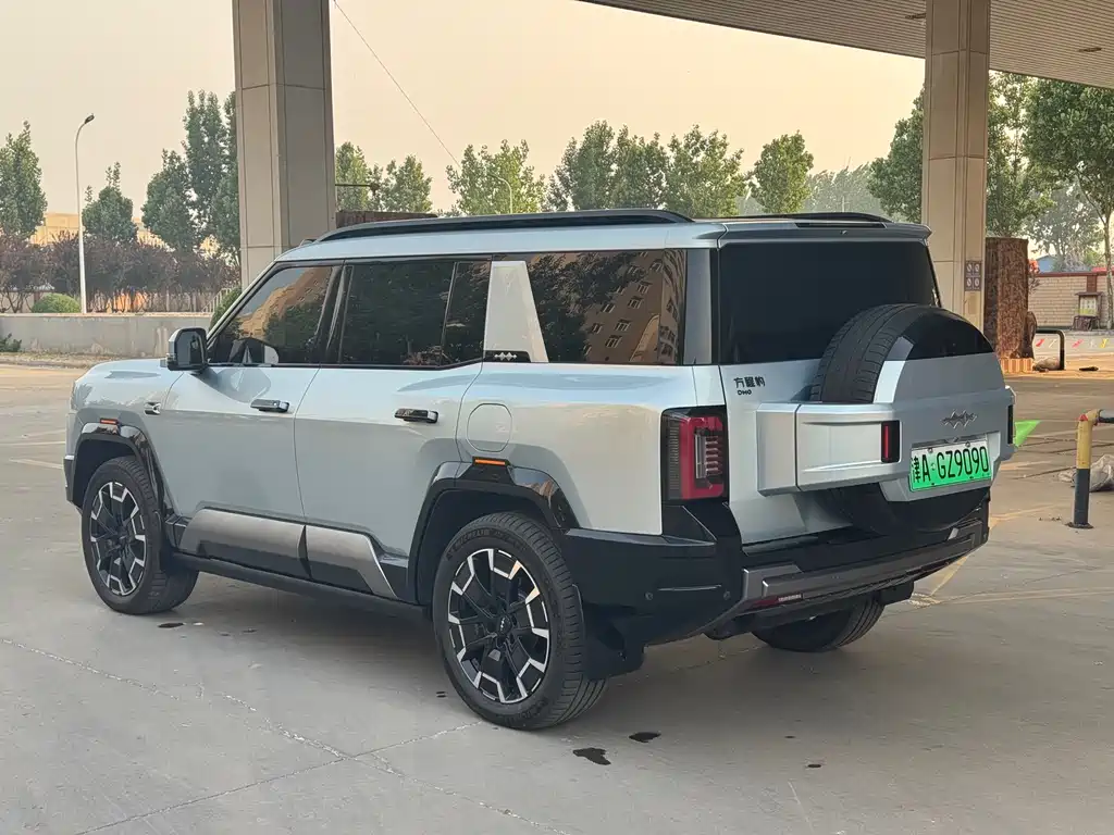 Fangchengbao Leopard 8 8 2025 Flagship 7 мест