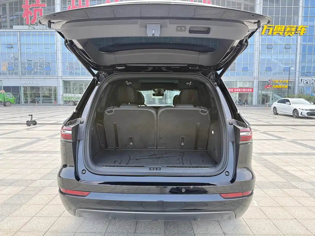 Li Auto Li ONE — миниатюра 12