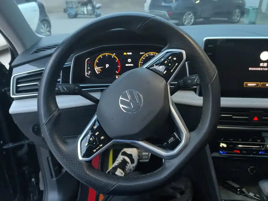 Volkswagen Tiguan L — миниатюра 15
