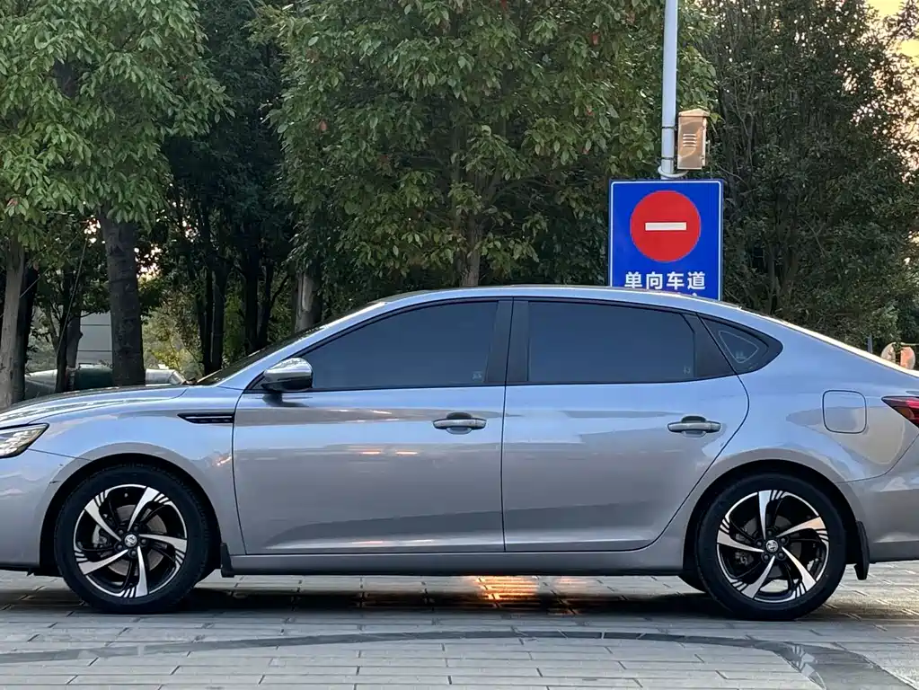 MG MG6 — миниатюра 9