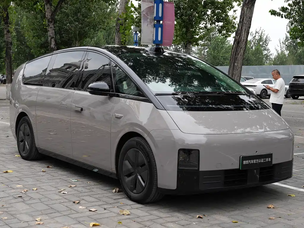 Li Auto Li MEGA — миниатюра 3