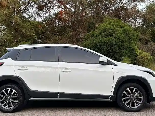 Toyota Yaris L — миниатюра 10
