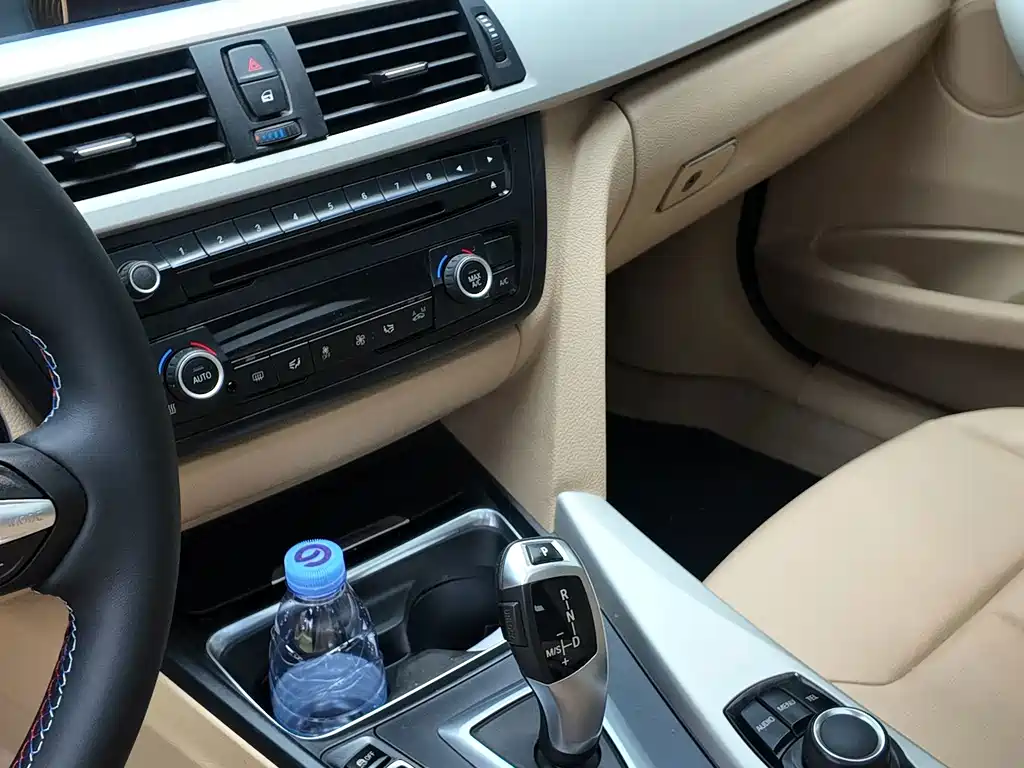 BMW 3 Series (Import) 320i Sport Design Package Touring Edition, фото 23