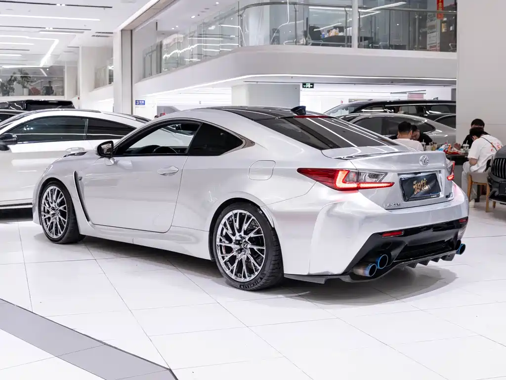 Lexus RC F 2015 F 5.0L