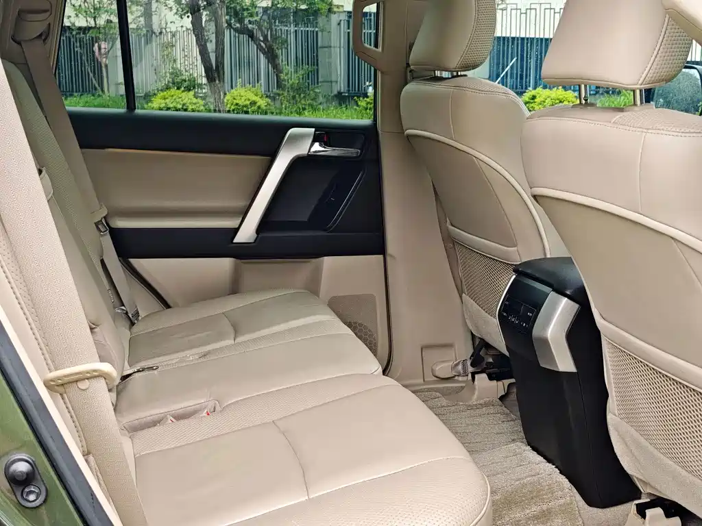 Toyota Land Cruiser Prado 2010 4.0L AT TX
