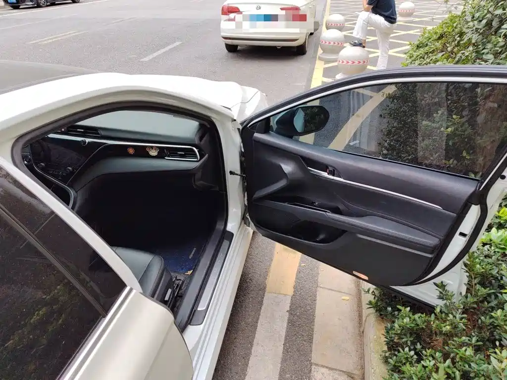 Toyota Camry — миниатюра 18