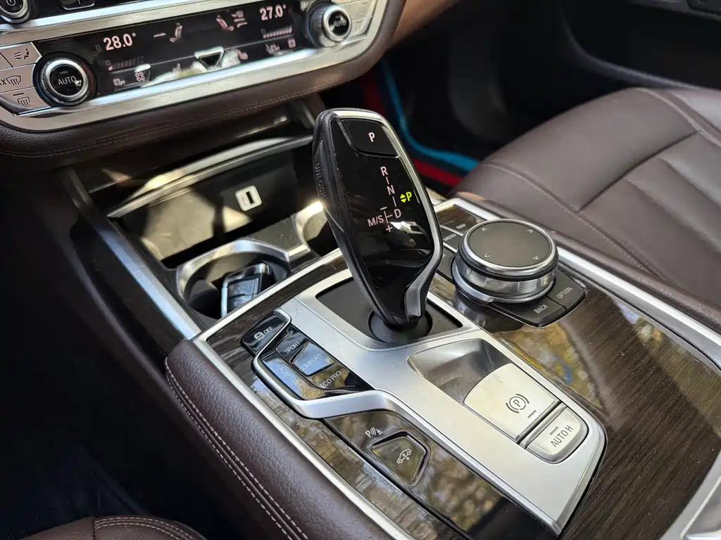 BMW 7 Series 7 2016 730Li Lead