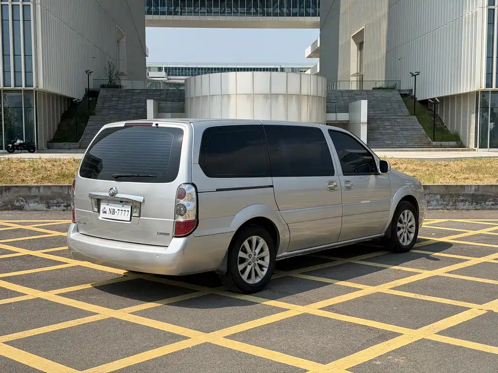 Buick GL8 — миниатюра 6