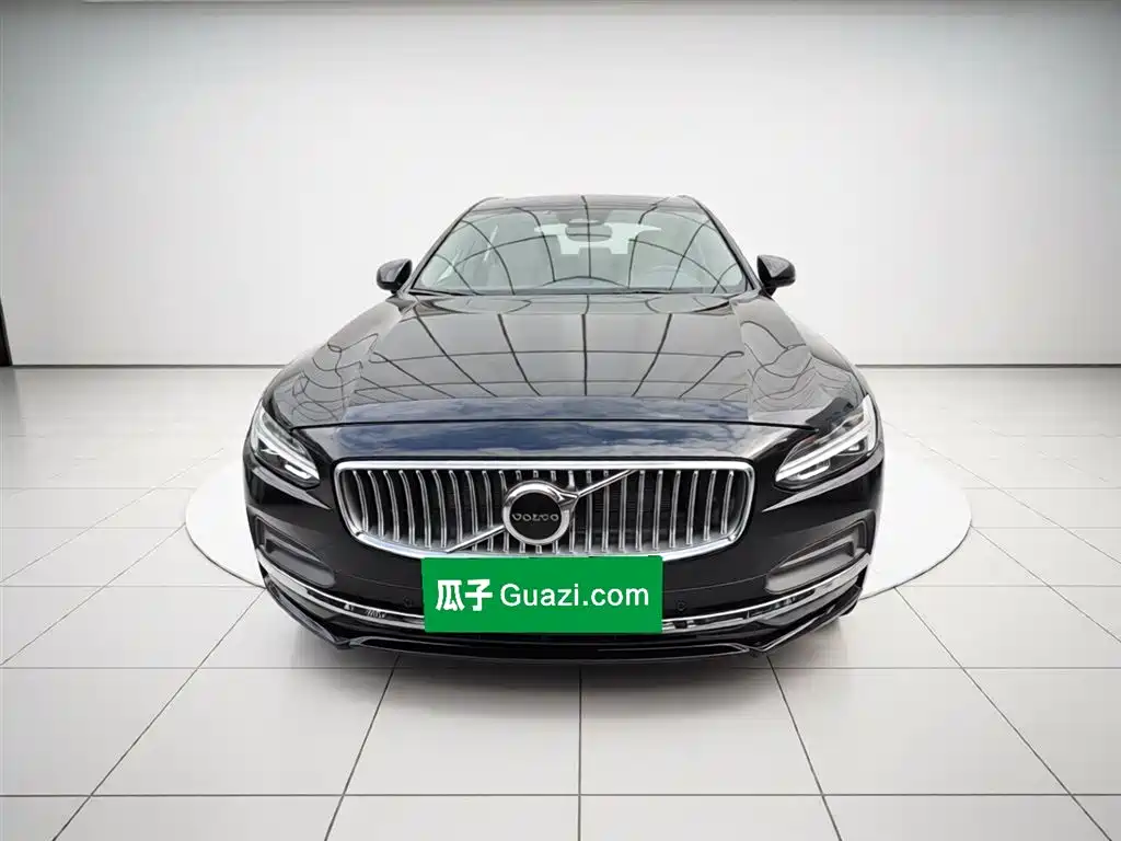 Volvo S90 2025 B5 Luxury