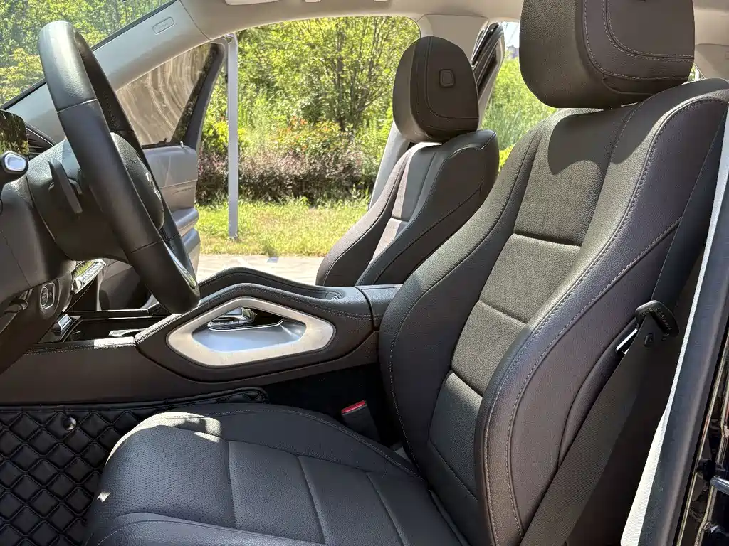 Mercedes-Benz GLE (Import) — миниатюра 8