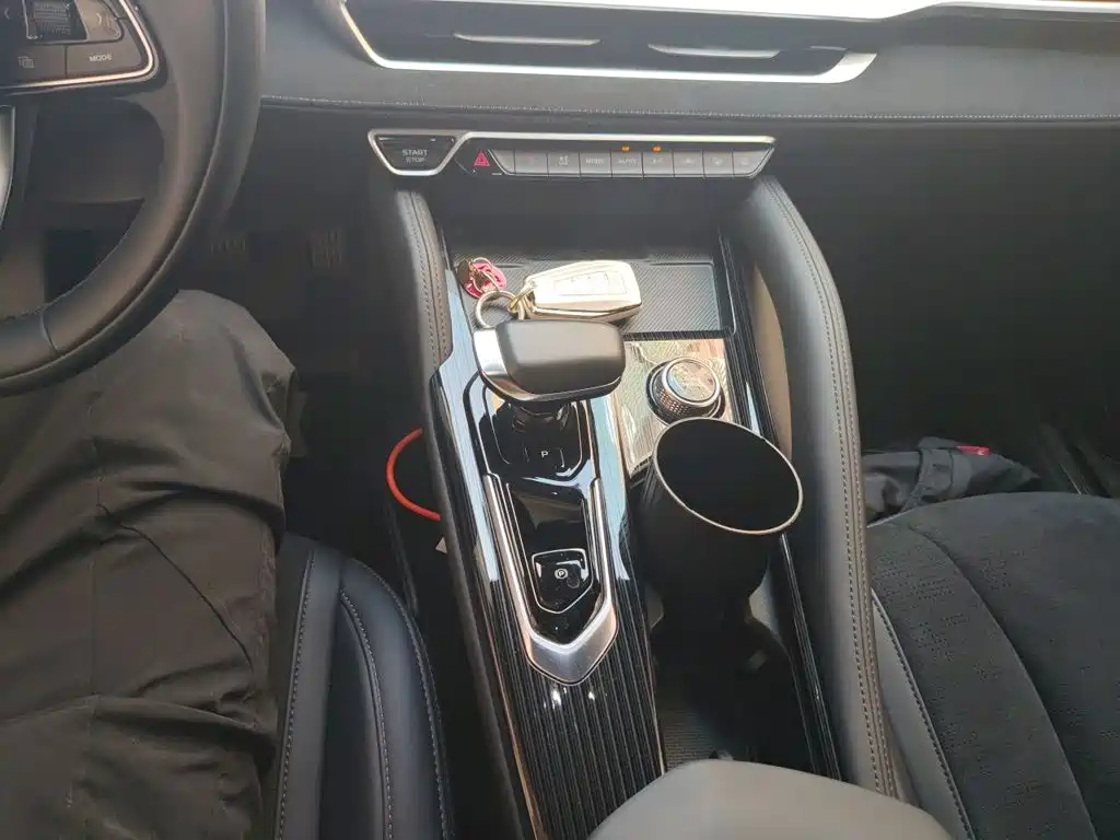 Geely Xingyue L — миниатюра 7