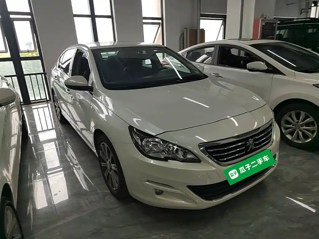 Peugeot 408 2015 1.2T AT Luxury