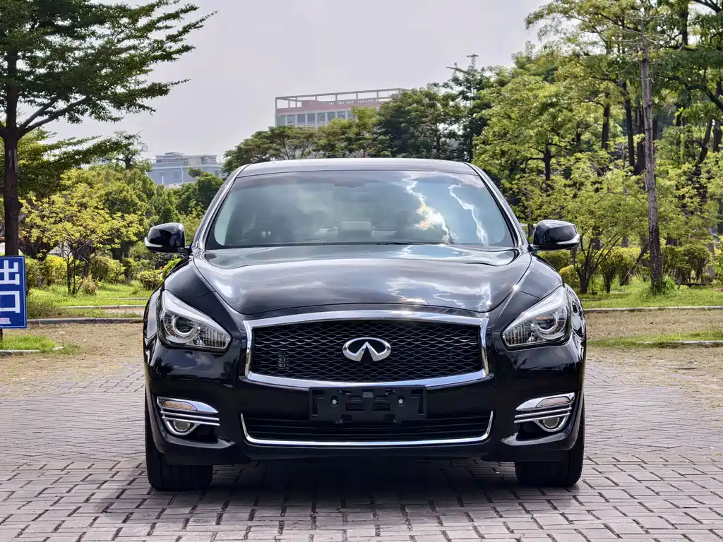 Infiniti Q70 — миниатюра 2