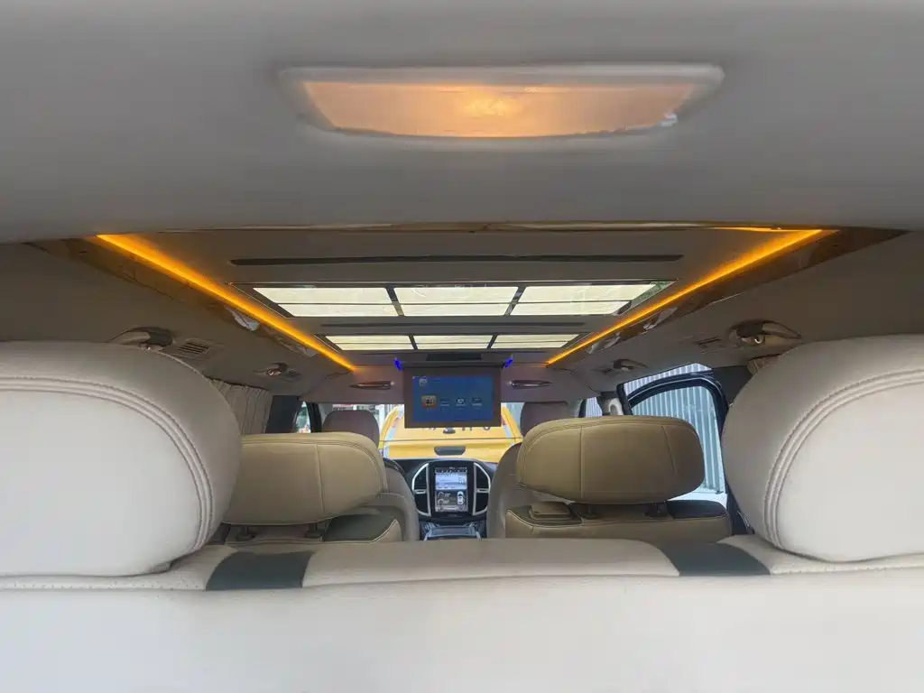 Mercedes-Benz Vito — миниатюра 9